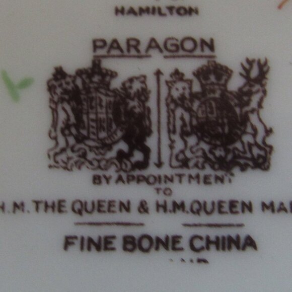 Paragon Tea Cup and Saucer Soft Sweet Floral on Cream, Gold Gilt Trim Fancy H224 - Picture 8 of 8